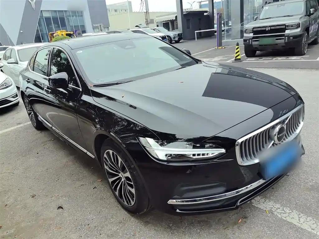 Volvo S90 — фото 22