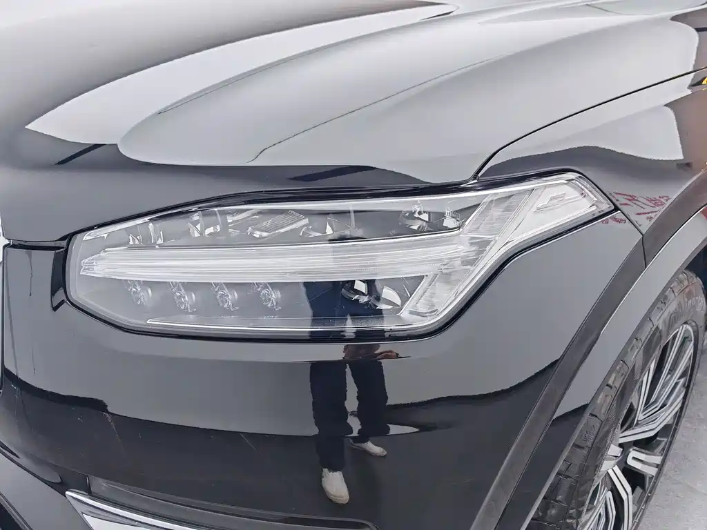 Volvo XC90 — фото 14