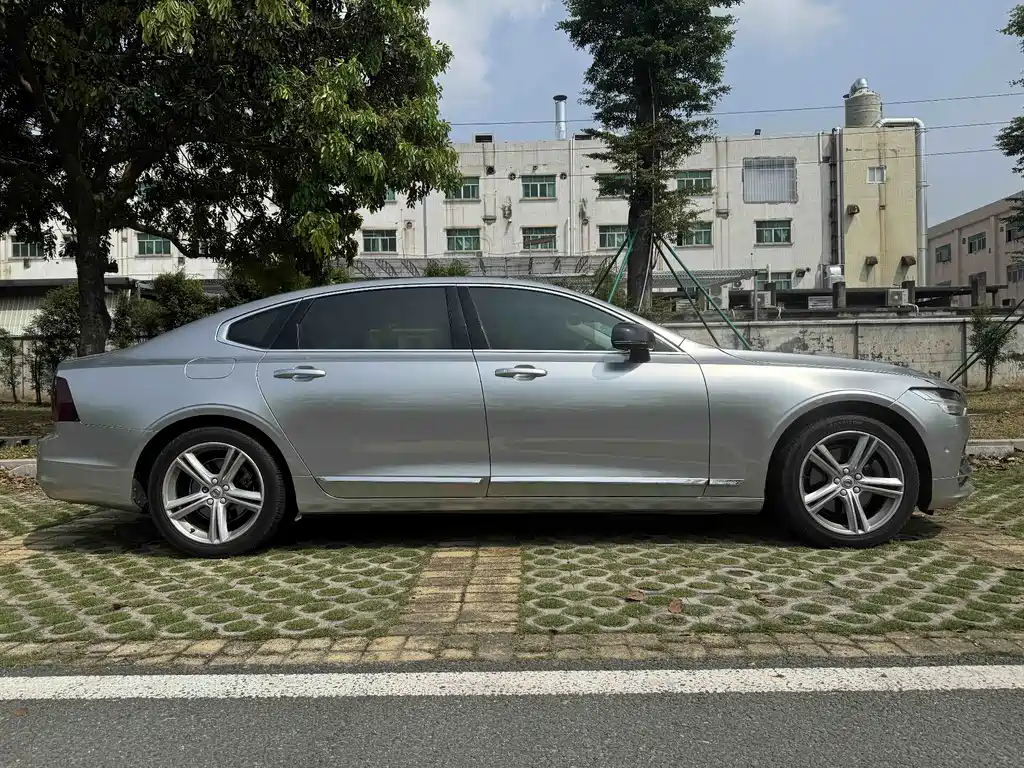 Volvo S90 — фото 6