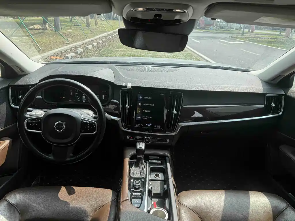 Volvo S90 — фото 10