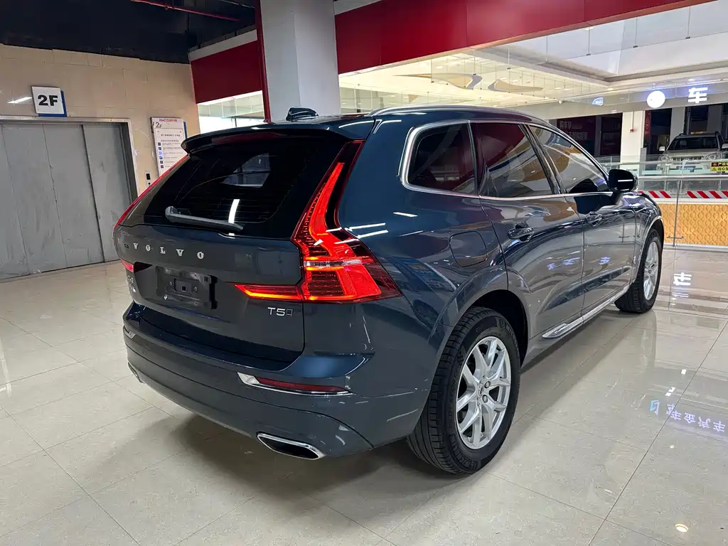 Volvo XC60 — фото 4
