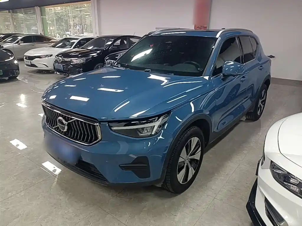Volvo XC40 — фото 2
