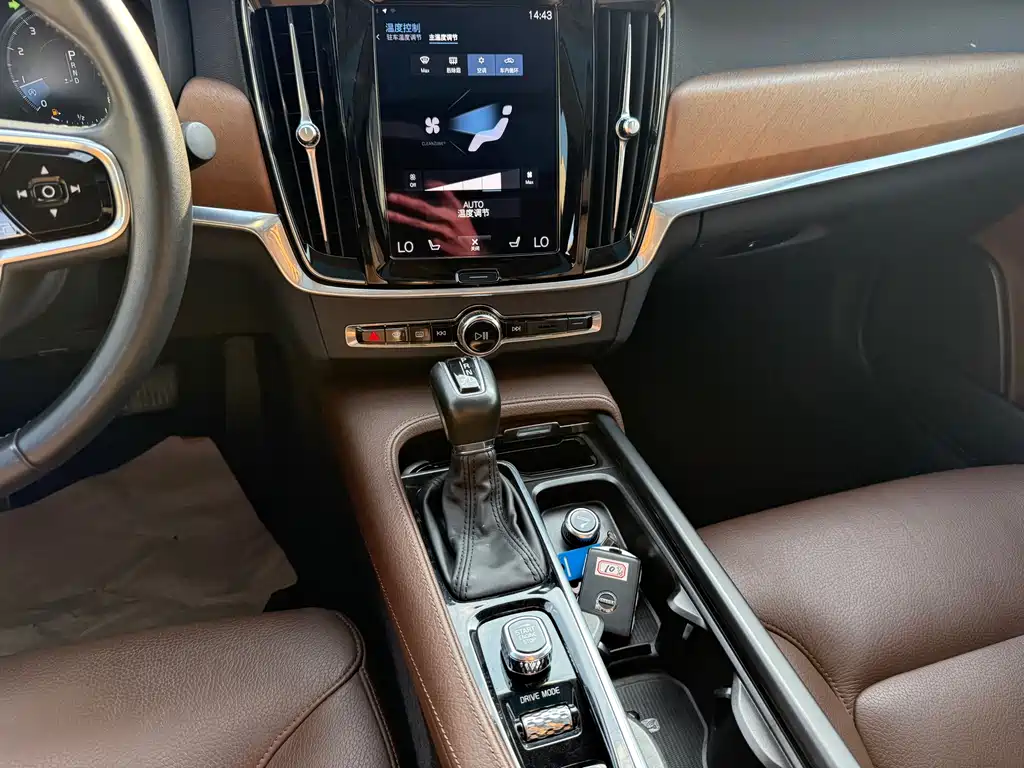 Volvo S90 — фото 15