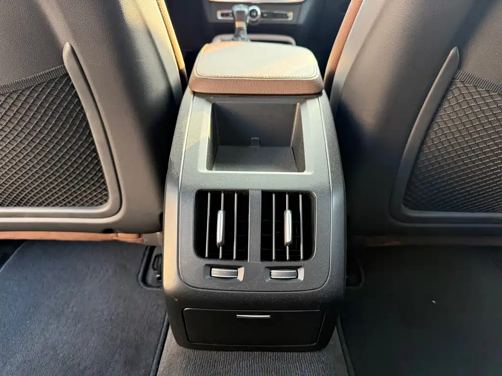 Volvo S90 — фото 16
