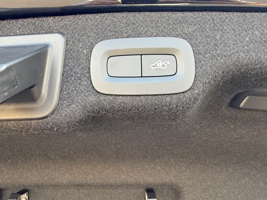 Volvo S90 — фото 27