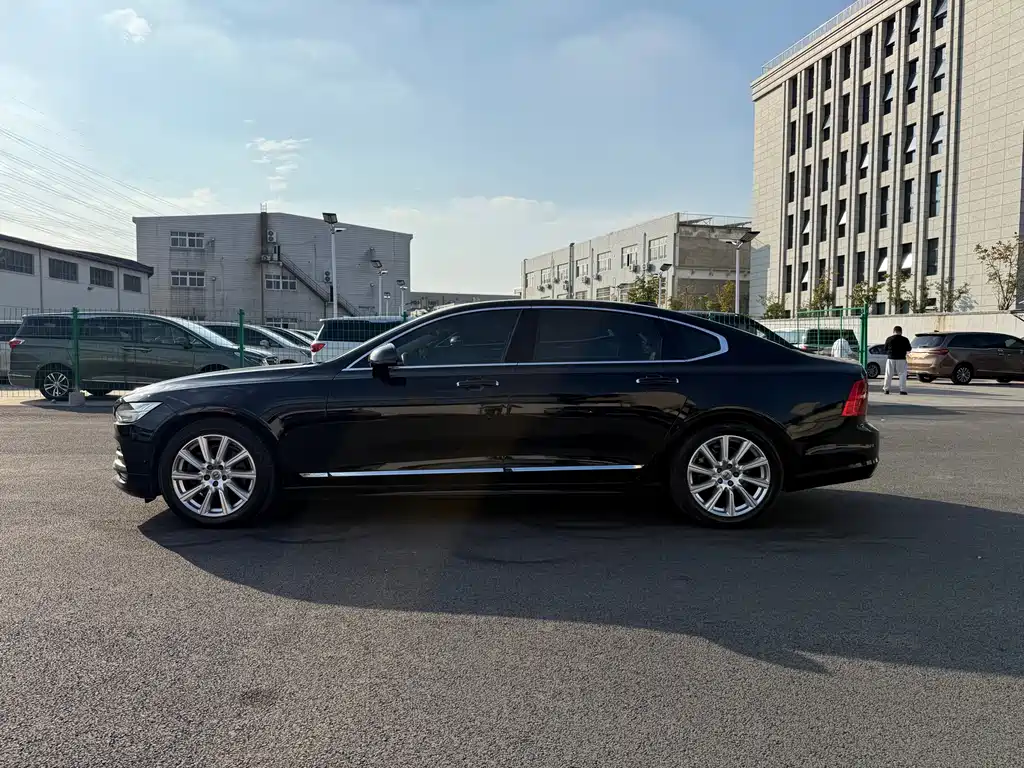Volvo S90 — фото 8