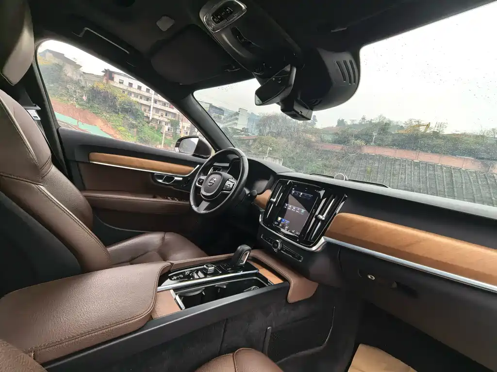 Volvo S90 — фото 13