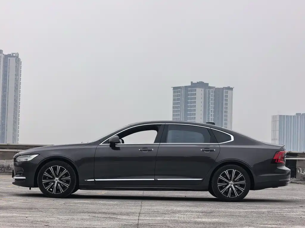 Volvo S90 — фото 14