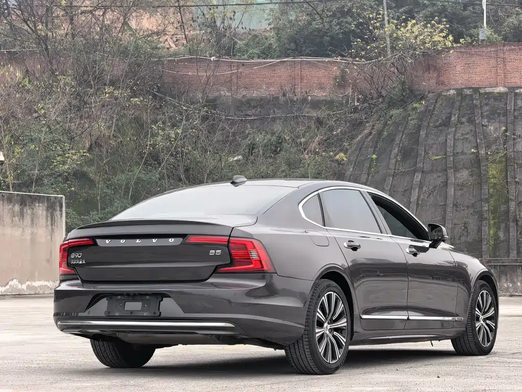 Volvo S90 — фото 15
