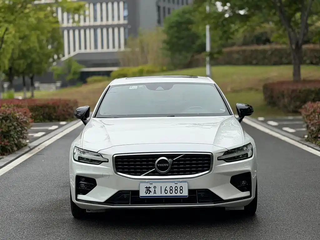 Volvo S60 — фото 2