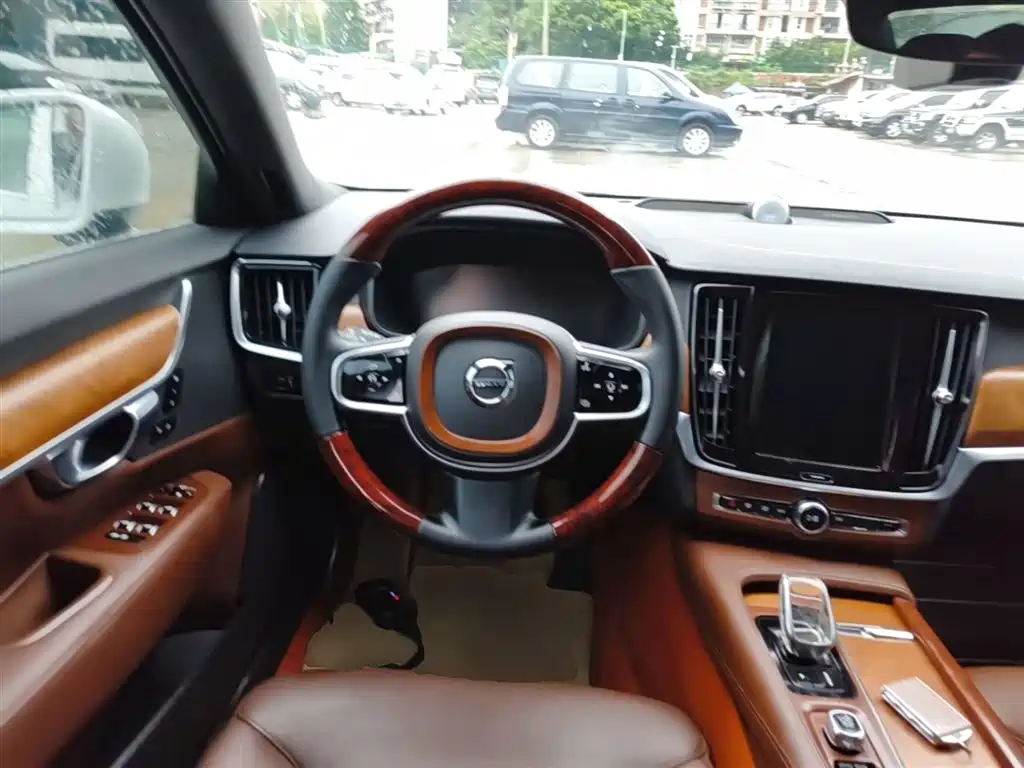 Volvo S90 — фото 11