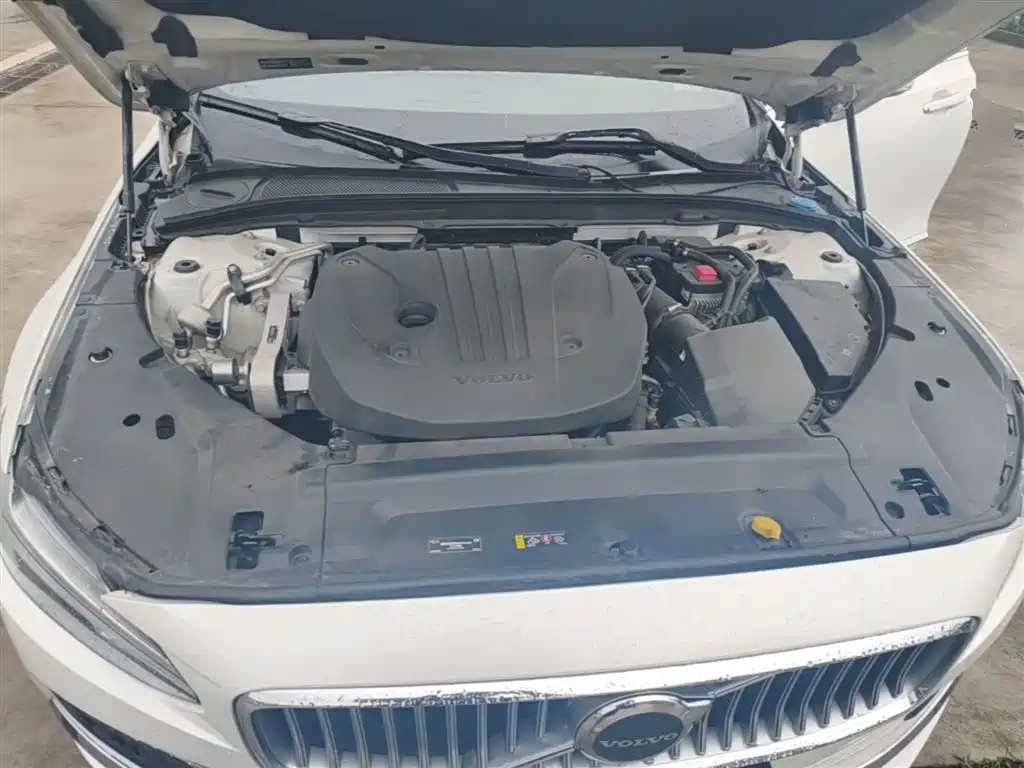 Volvo S90 — фото 20