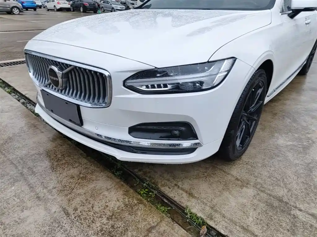 Volvo S90 — фото 24