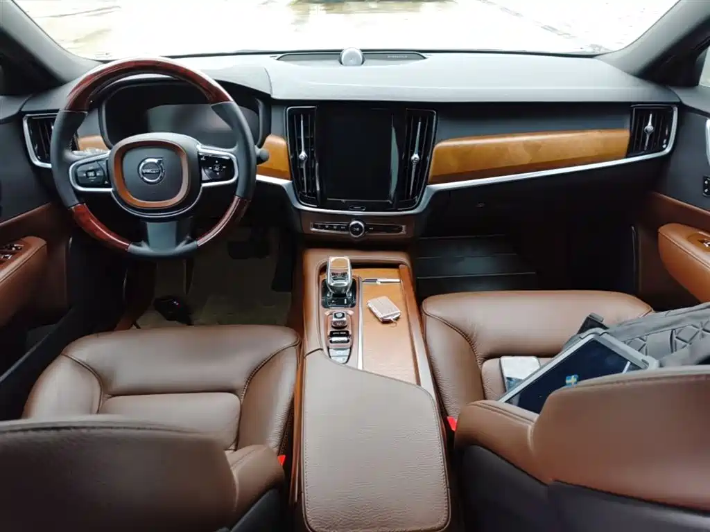 Volvo S90 — фото 10