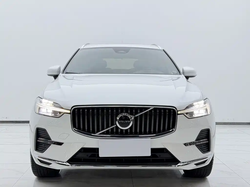 Volvo XC60 — фото 2