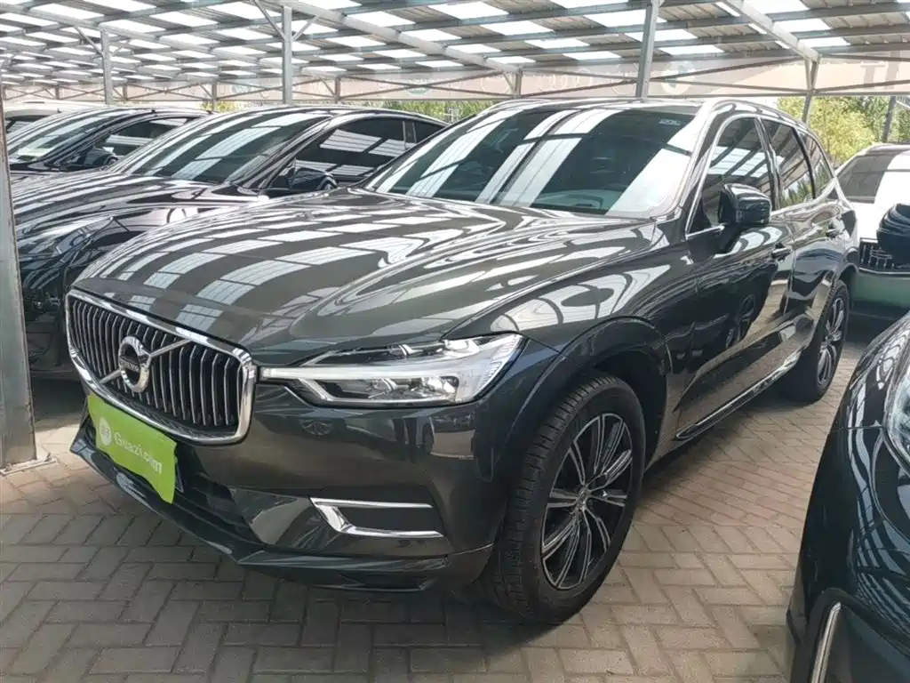 Volvo XC60 — фото 2