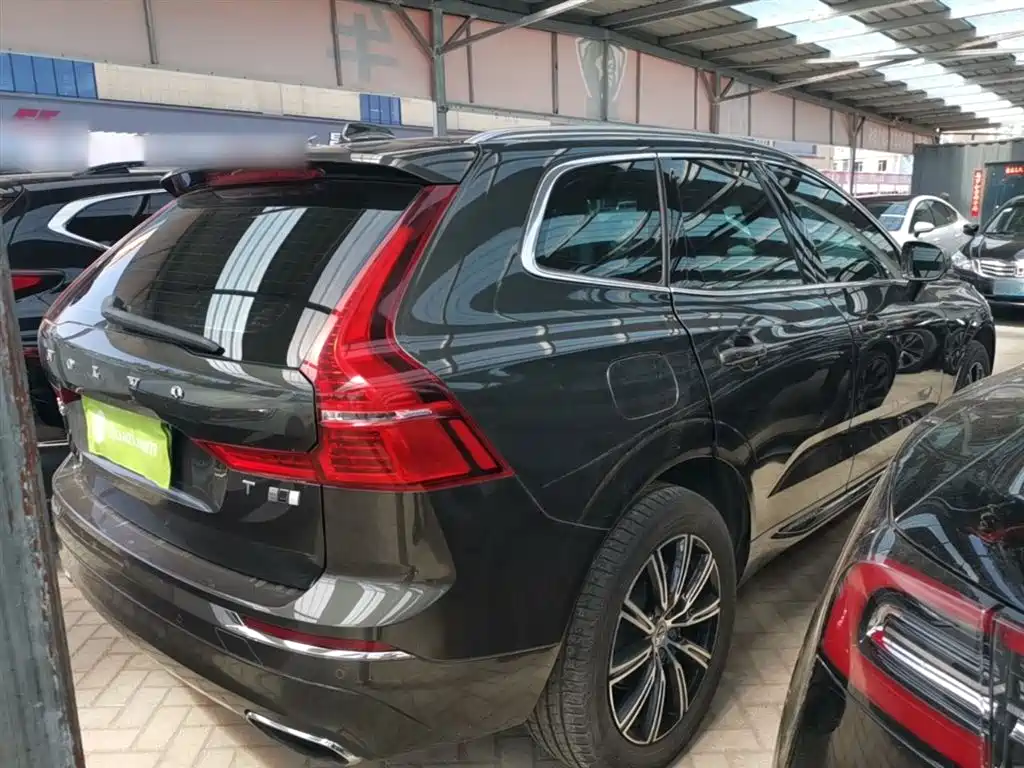Volvo XC60 — фото 7