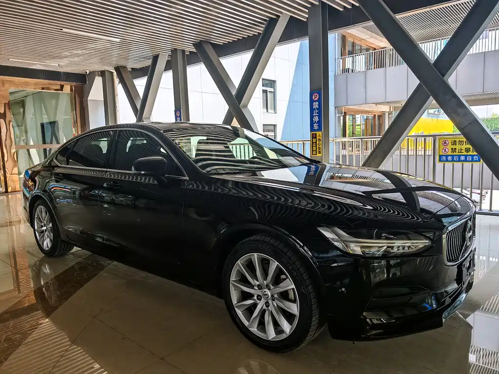 Volvo S90 — фото 3