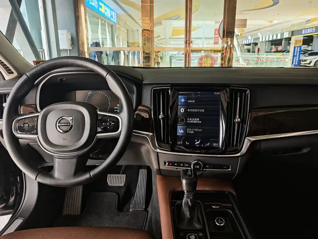 Volvo S90 — фото 9