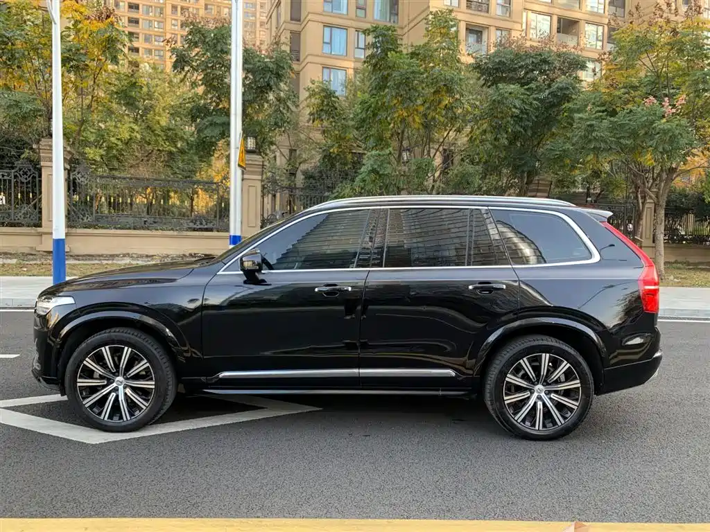 Volvo XC90 — фото 7