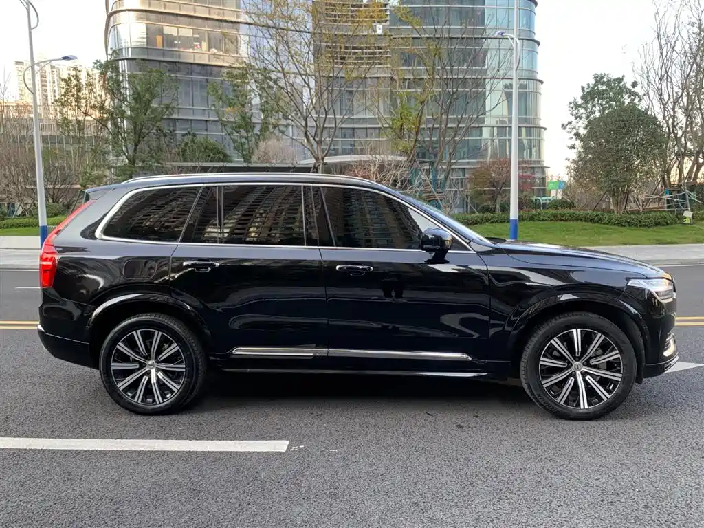 Volvo XC90 — фото 9