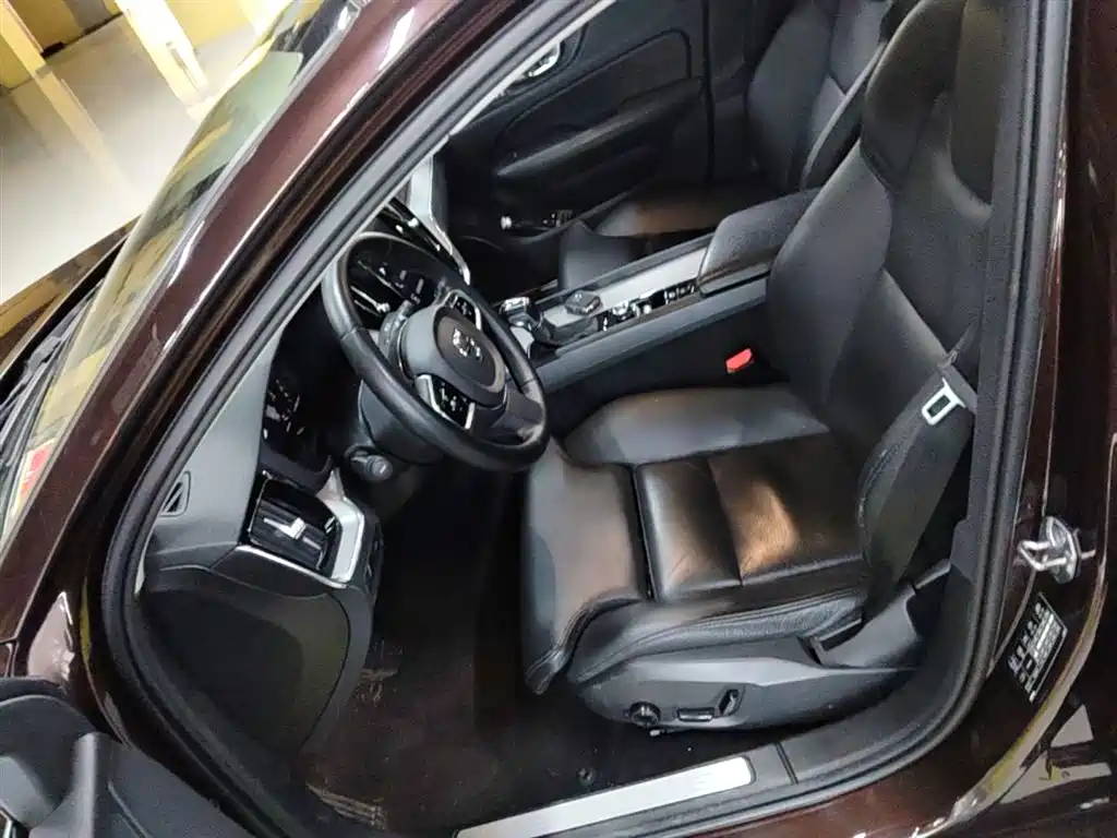 Volvo S60 — фото 15