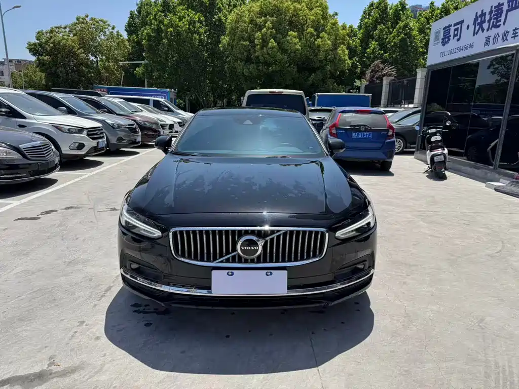Volvo S90