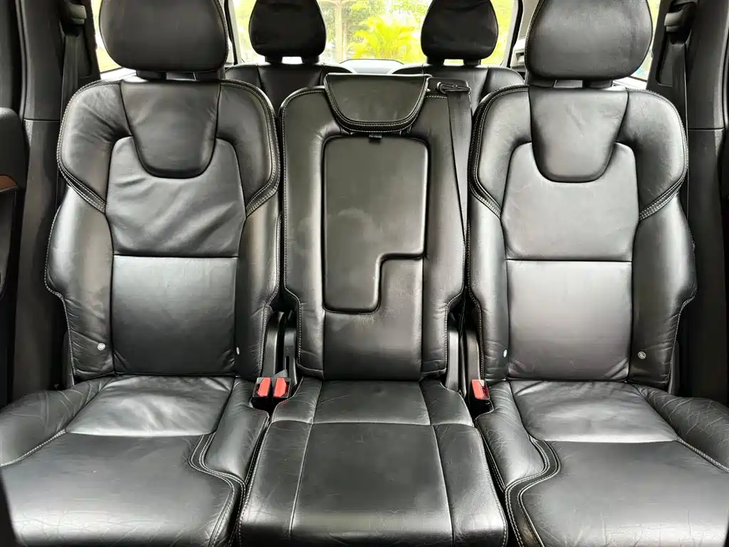 Volvo XC90 — фото 15