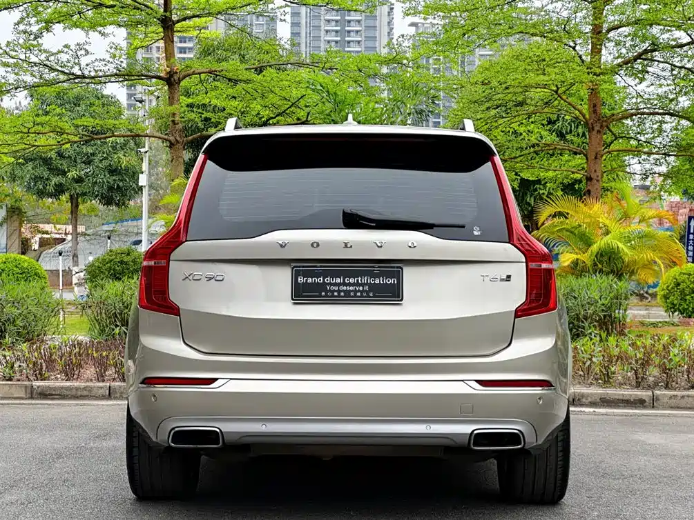Volvo XC90 — фото 7