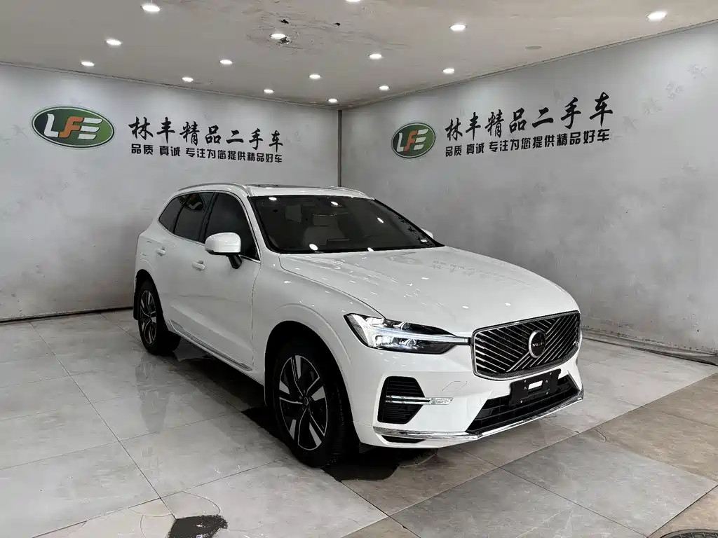 Volvo XC60 — фото 4