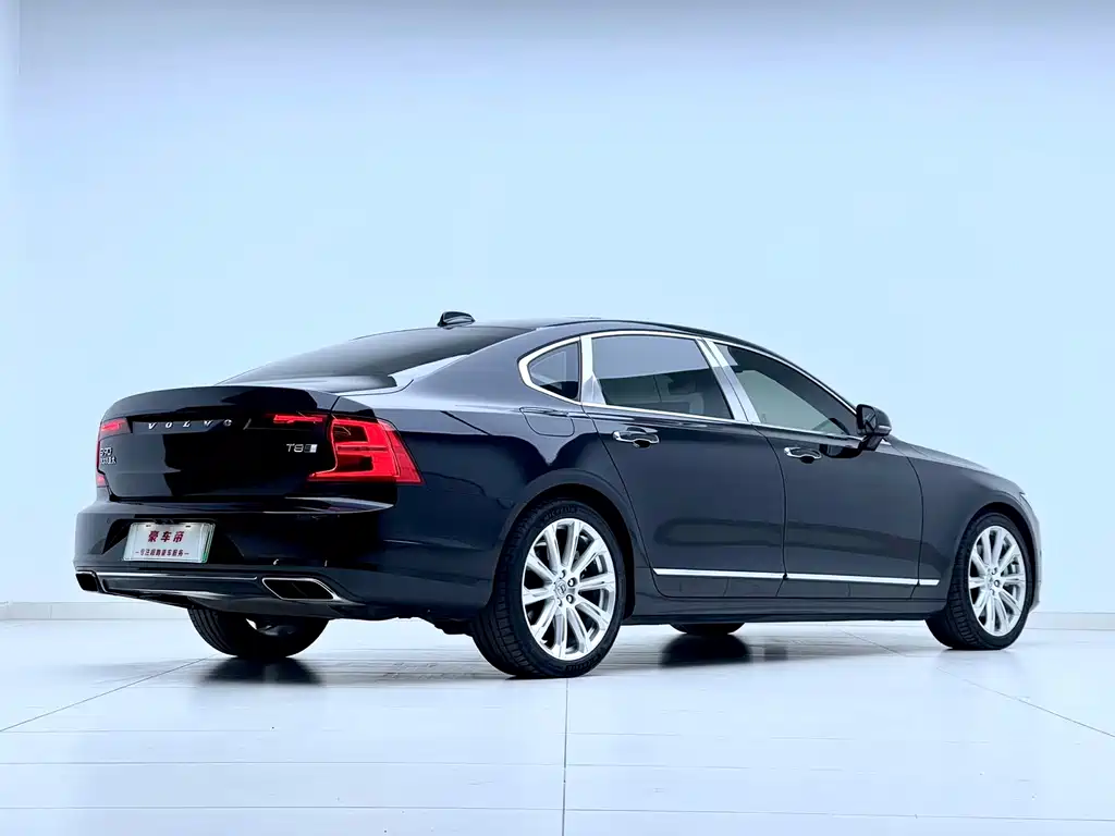 Volvo S90 PHEV — фото 16