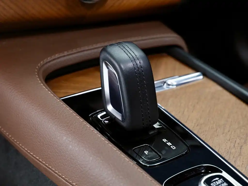 Volvo XC90 — фото 15