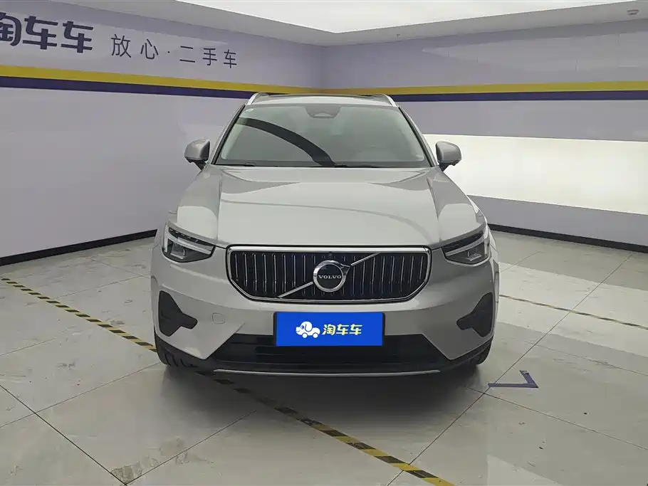 Volvo XC40 — фото 2