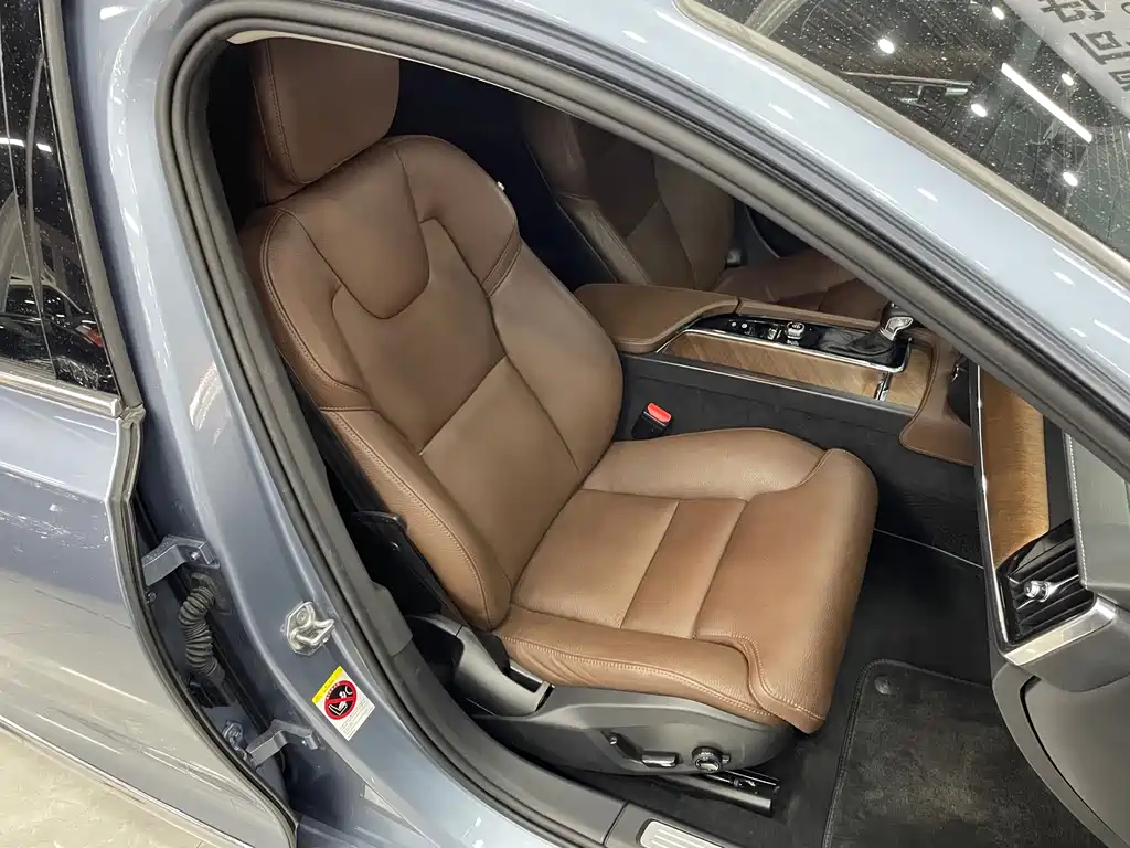 Volvo S90 — фото 15