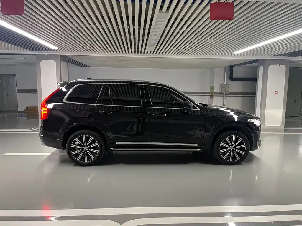 Volvo XC90 — фото 25