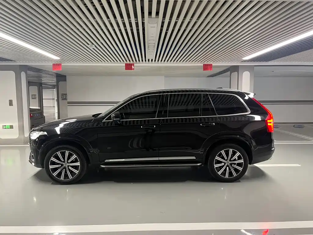 Volvo XC90 — фото 26