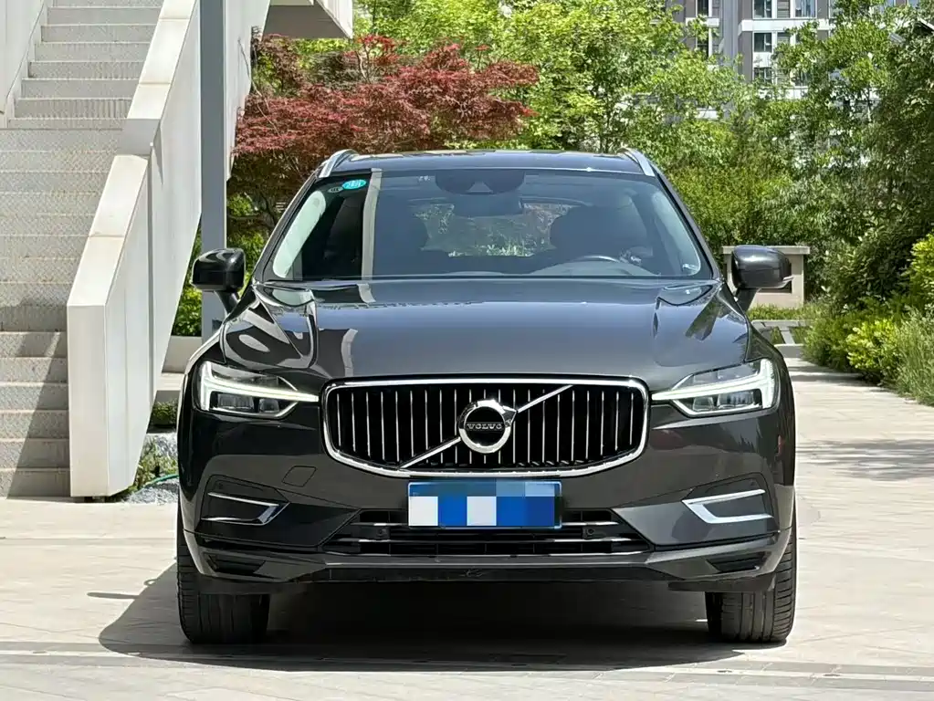 Volvo XC60 — фото 2