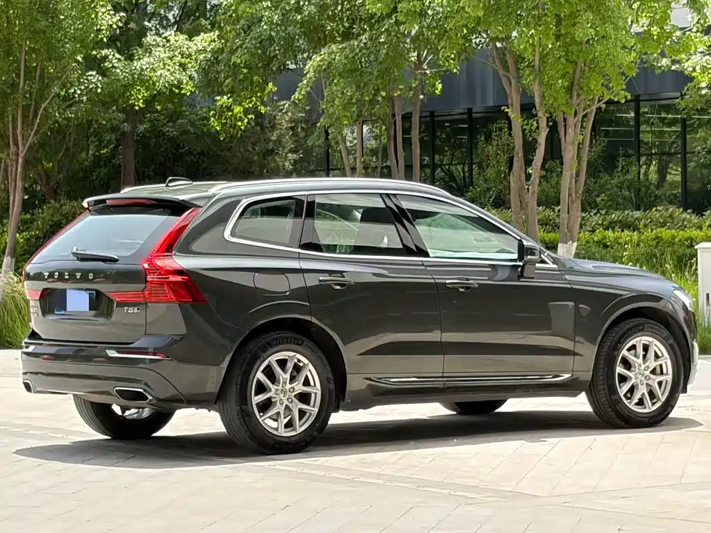 Volvo XC60 — фото 4