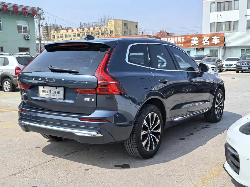 Volvo XC60 — фото 6