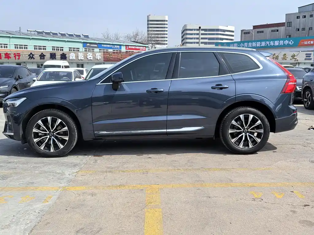 Volvo XC60 — фото 7
