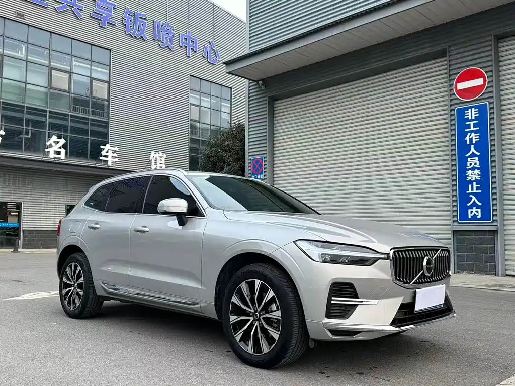 Volvo XC60 — фото 5