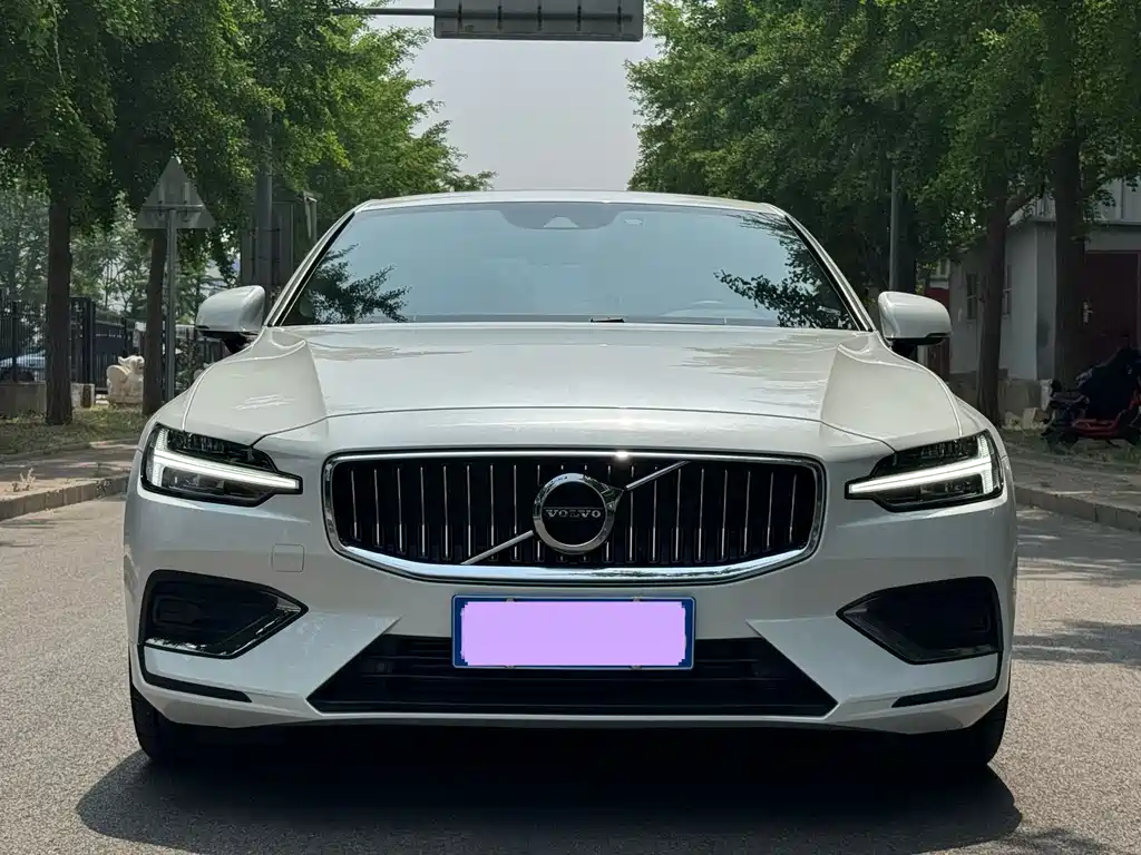 Volvo S60 — фото 2