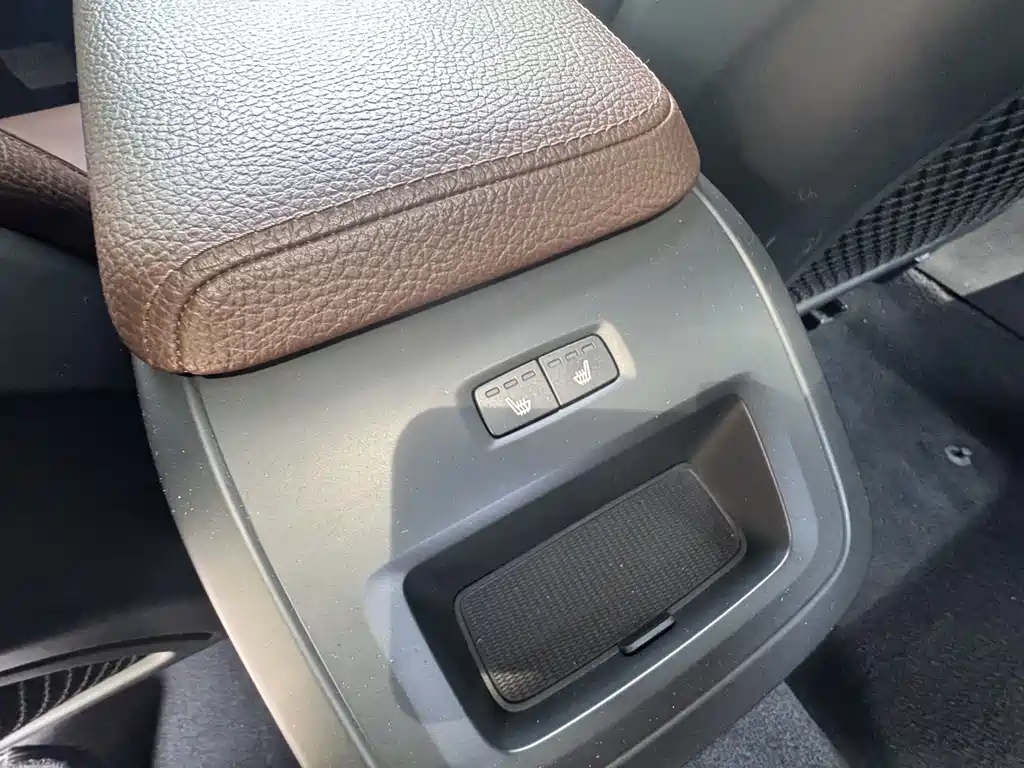 Volvo S60 — фото 15