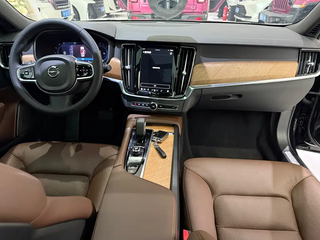 Volvo S90 — фото 13