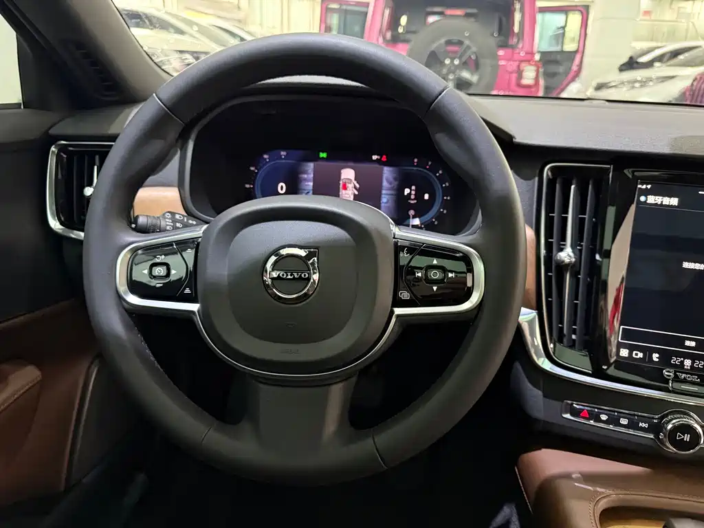 Volvo S90 — фото 14