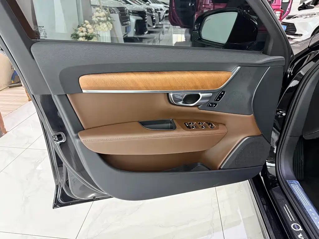 Volvo S90 — фото 4