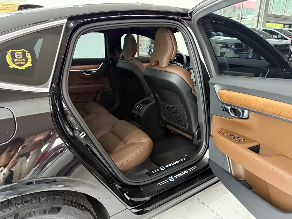 Volvo S90 — фото 10