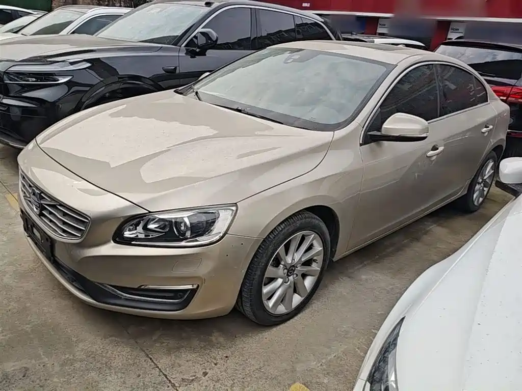 Volvo S60 — фото 2