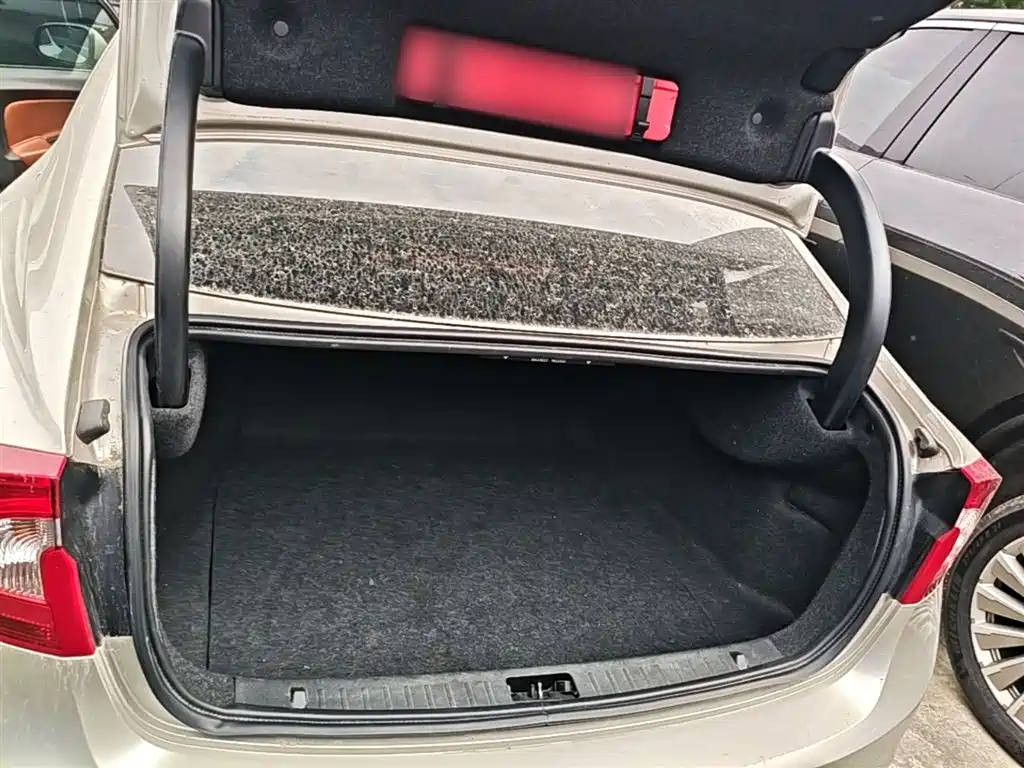 Volvo S60 — фото 19