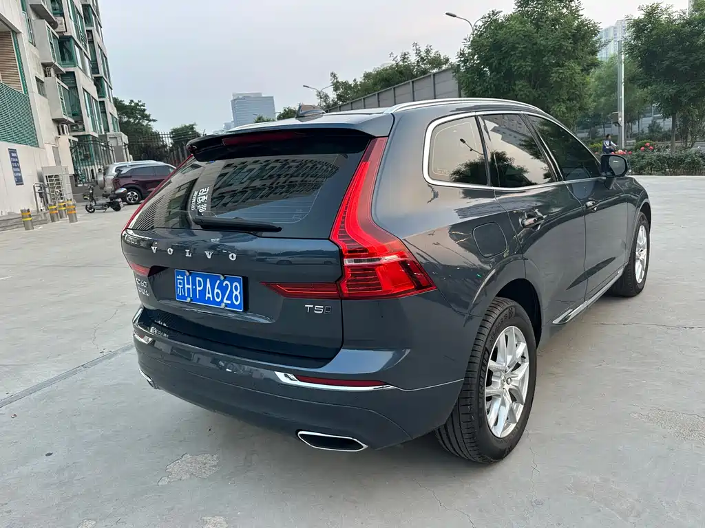 Volvo XC60 — фото 13